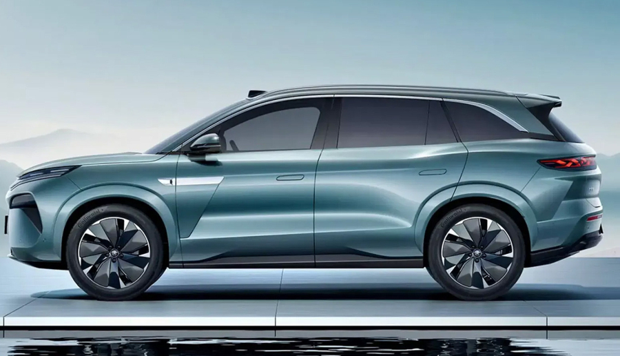 Porodični SUV sa 7 sedišta koji ubrzava kao sportski auto – a ne treba mu punjač FOTO