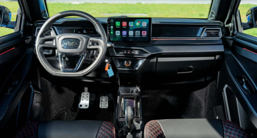 Ovaj mali automobil radi na dizel, a smeju da ga voze i deca! FOTO