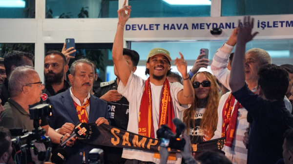 Ludilo – Saneov let do Istanbula uživo pratilo milion i po ljudi VIDEO