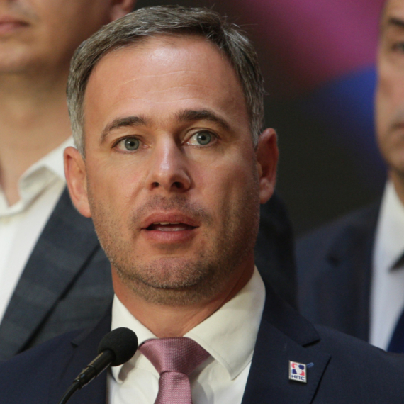 Aleksić prešao sve granice: Napao ministra finansija i njegovu decu; Mali: Neću da ulazim u blato