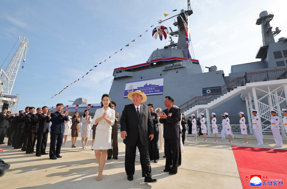 Uspelo, iz drugog puta; Kim prisustvovao ceremoniji porinuća moćnog razarača FOTO