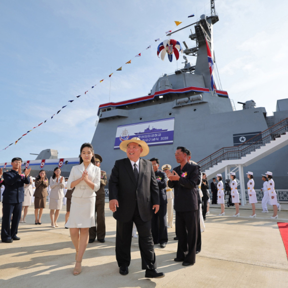 Uspelo, iz drugog puta; Kim prisustvovao ceremoniji porinuća moćnog razarača FOTO