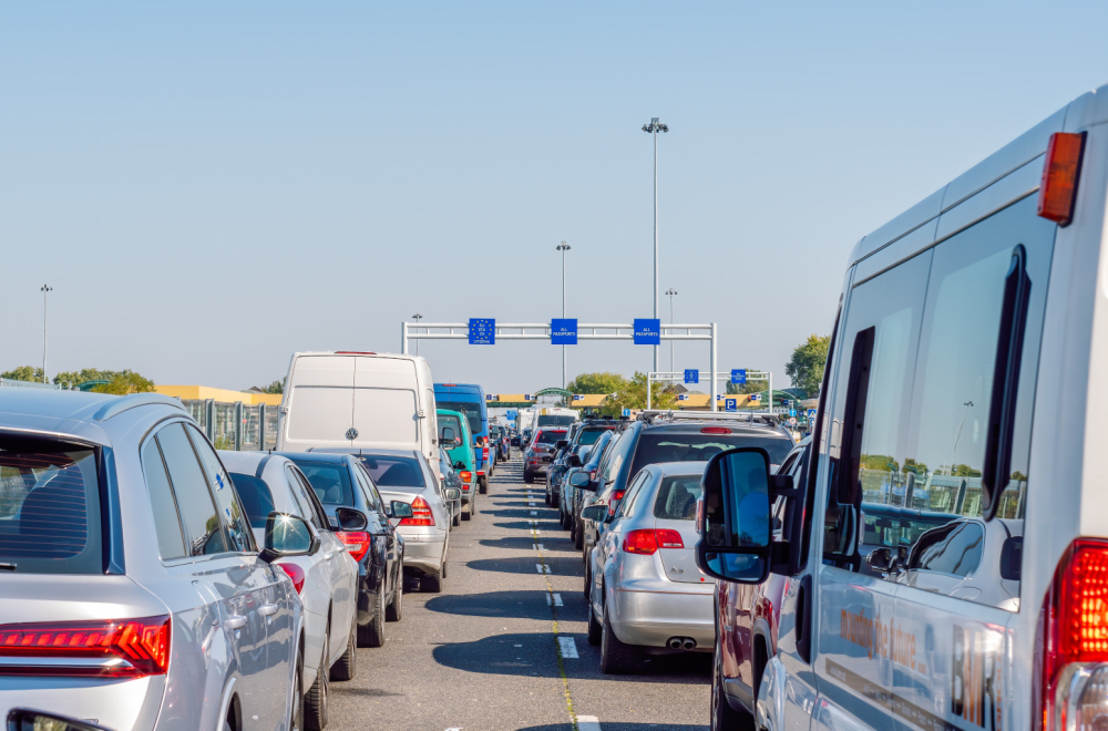 Stanje na putevima: Evo koliko se čeka na graničnim prelazima