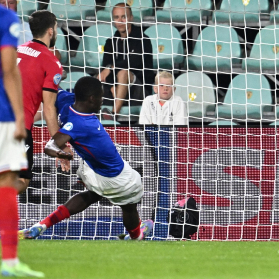 Francuzi slavili posle 102 minuta – Italijani rastužili domaćine