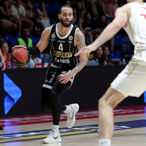Partizan se ispromašivao, FMP izborio majstoricu; Karaičićev šou i izvinjenje; "Verujem u šumu"