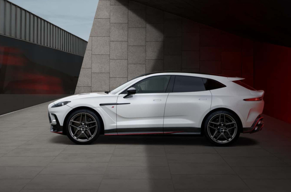 Zaboravite Ferrari Purosangue – Aston Martin DBX S je novi kralj SUV benzinaca sa 727 KS