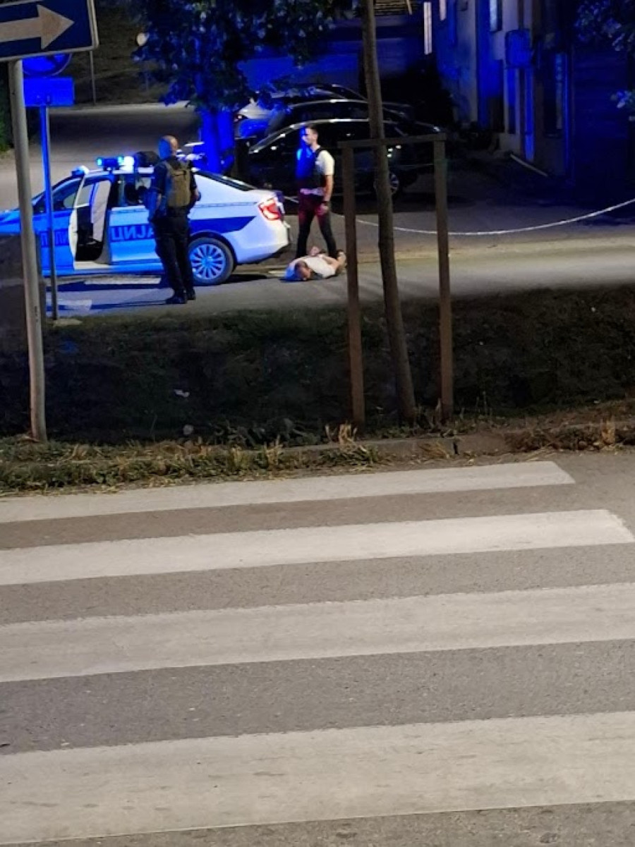 Blokader pucao na prostorije SNS sa namerom da ubije; Sramno ćutanje na svesni pokušaj ubistva FOTO/VIDEO