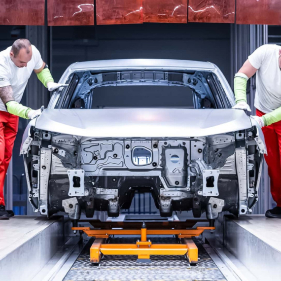 Evropska auto-industrija pred velikim izazovom: "Mogla bi da nestane za samo par godina"