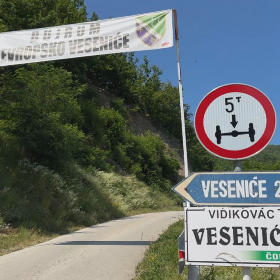 Neverovatna priča: Uz pomoć komšija uredio selo kao da je mala Švajcarska FOTO