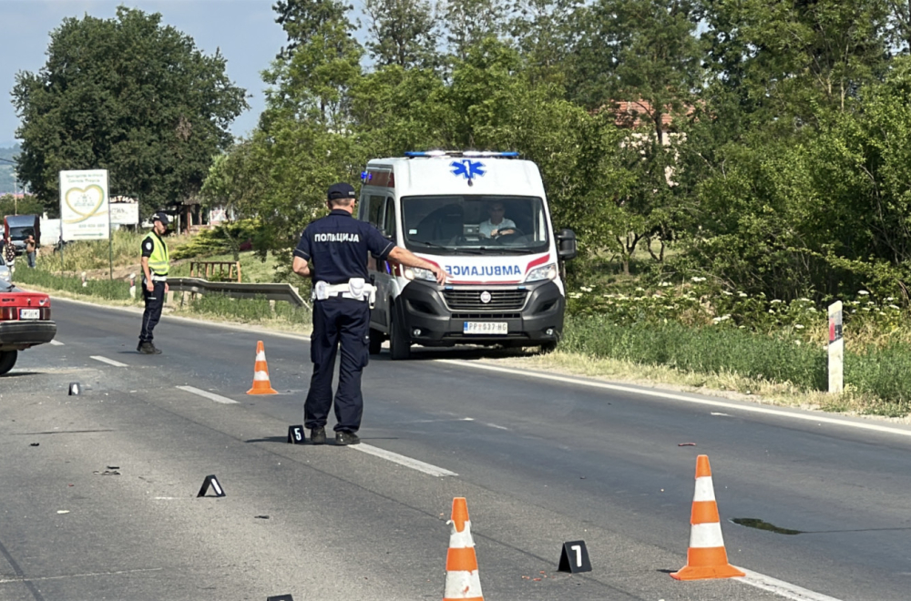 Teška nesreća na Ibarskoj magistrali: Poginula jedna osoba, dve povređene; Među njima i dete FOTO