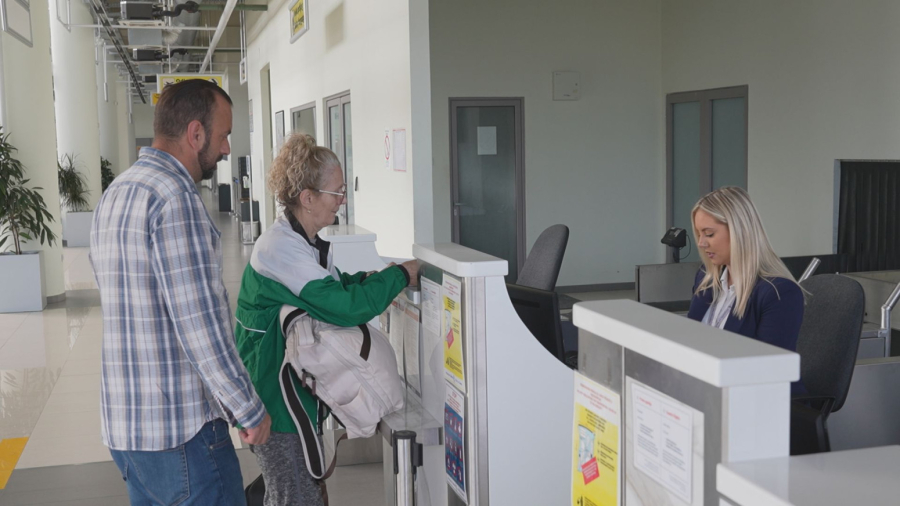 Za sat vremena smo na moru, a nekada smo autom putovali čitavu noć: Gužva na aerodromu Morava