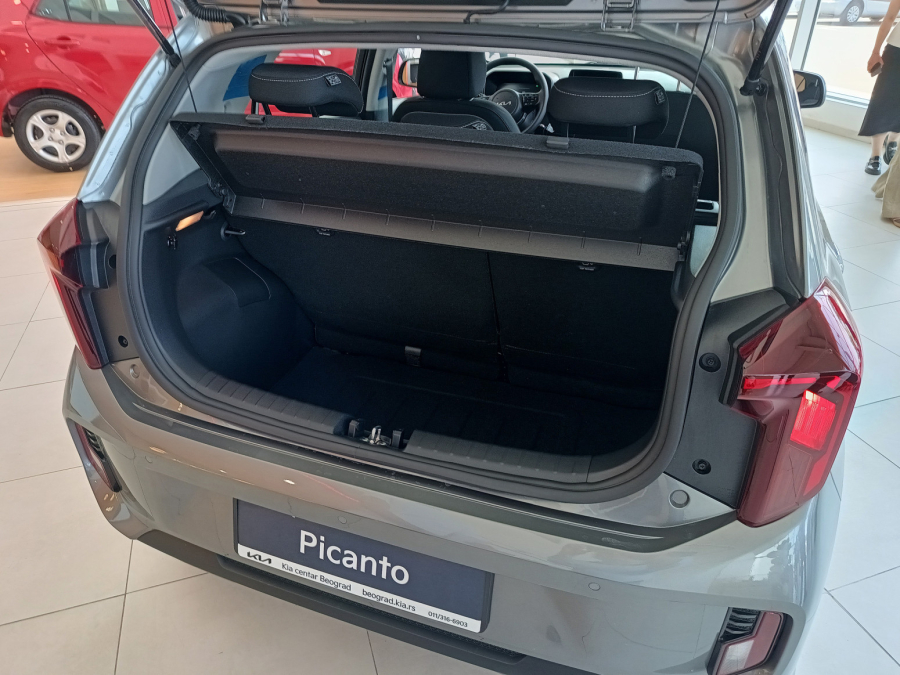 U eri izumiranja malih automobila, jedan tvrdoglavo opstaje – i dostupan je i kod nas FOTO