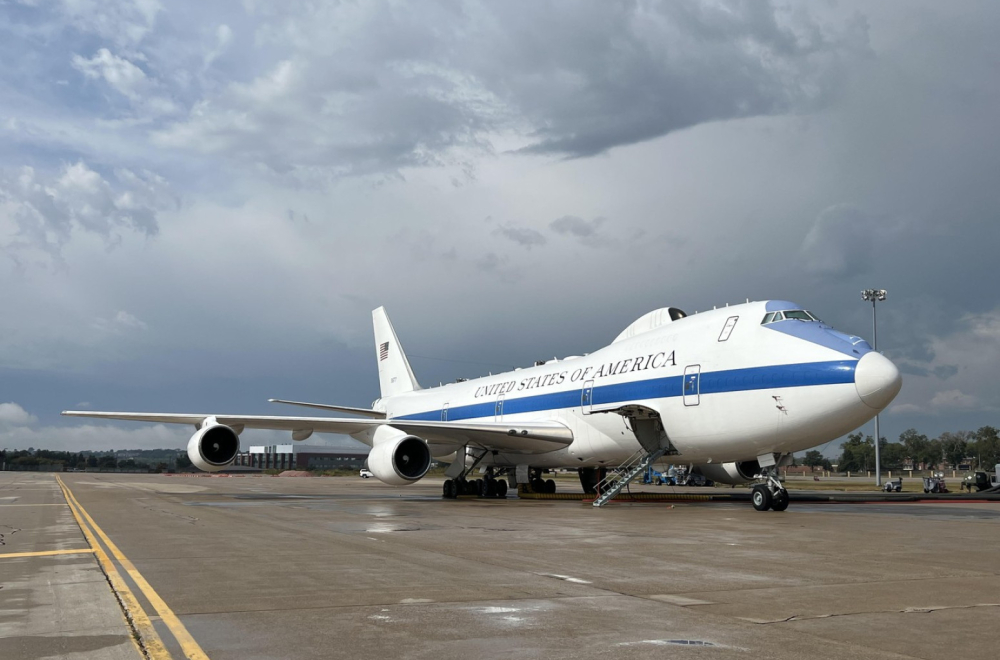 SAD spremne za napad? Trampov avion sudnjeg dana sleteo u Vašington FOTO/VIDEO