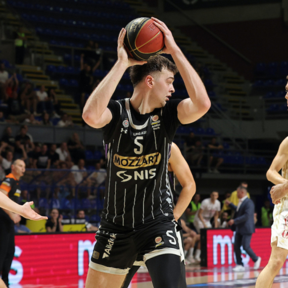 Prekinuta majstorica Partizana i FMP-a: Sudije napustile parket!