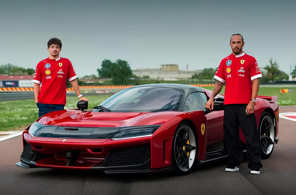 Hamilton nahvalio Ferrari F80: "Najbrži drumski auto koji sam ikada vozio" VIDEO