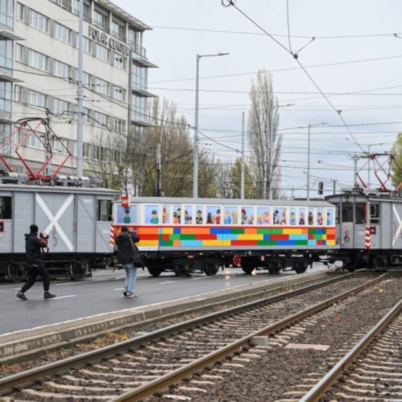Tramvaj iskočio iz šina i udario u piceriju: Sedmoro u bolnici