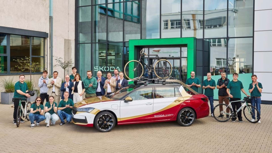 Škoda Superb postaje pikap: Unikatni L&K 130 povodom jubileja češkog brenda FOTO