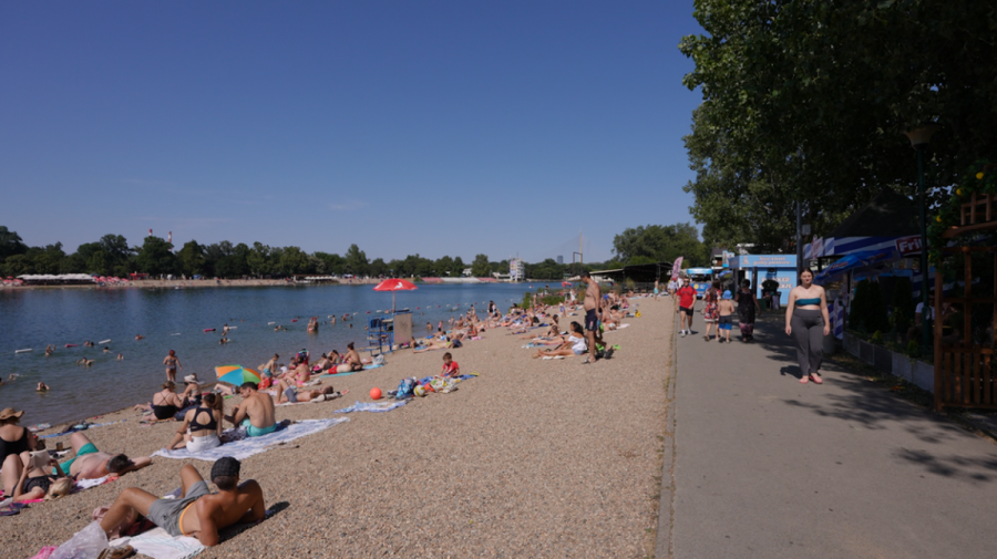 Otvorena sezona na Adi Ciganliji: Čista voda i uređena obala spremno dočekali prve posetioce FOTO