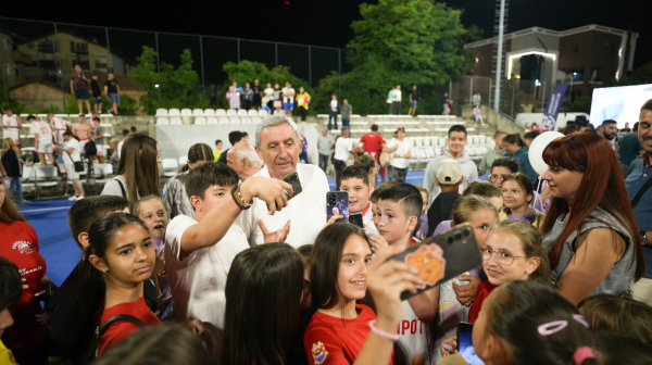Svi za jednog, Kari za svoj Pirot - Fondacija Mozzart obnovila teren u čast Pešića