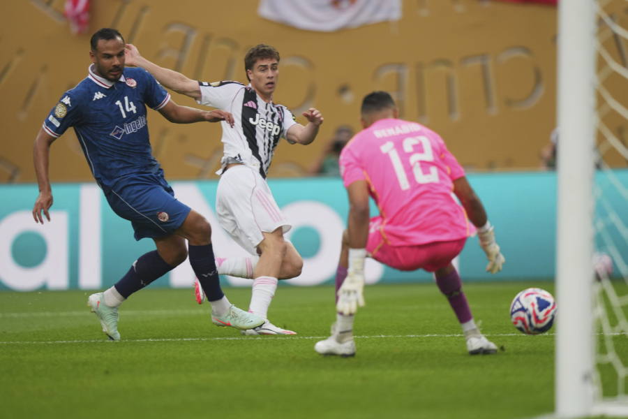 Vlahović iznudio, pa realizovao penal – Juve slavi Jildiza