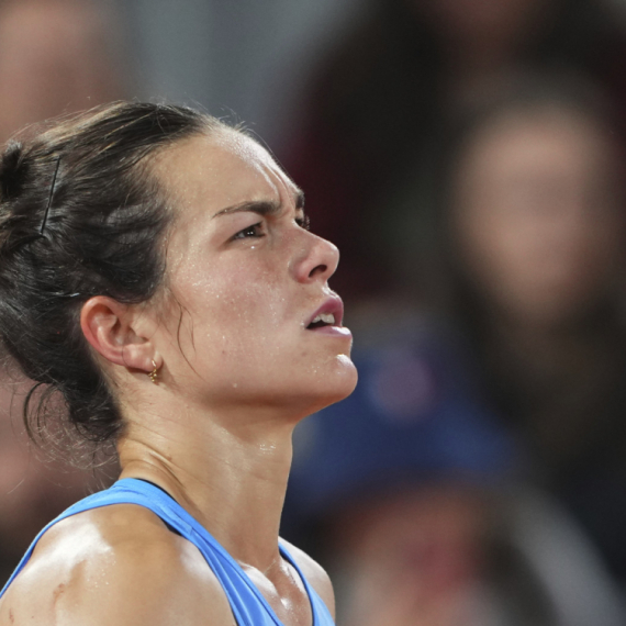 Ženski tenis – polufinalistkinja Rolan Garosa poražena na startu kvalifikacija za Vimbldon