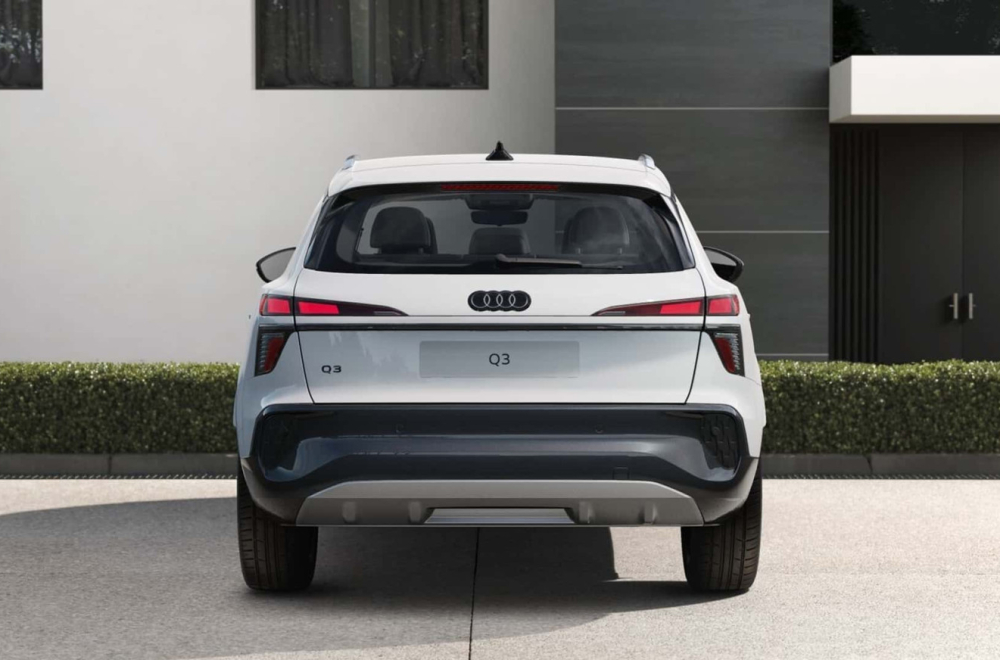 Novi Audi Q3 bez doplatnih opcija: Izgleda li vam dovoljno premijum za svoju cenu? FOTO