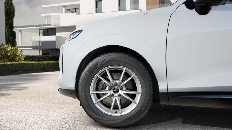 Novi Audi Q3 bez doplatnih opcija: Izgleda li vam dovoljno premijum za svoju cenu? FOTO