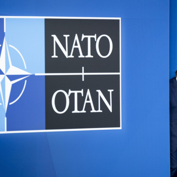 "SAD moraju da razviju novi NATO"