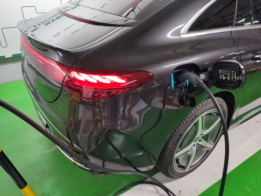 Test električnog automobila: Mercedes EQE – ništa bez tradicije