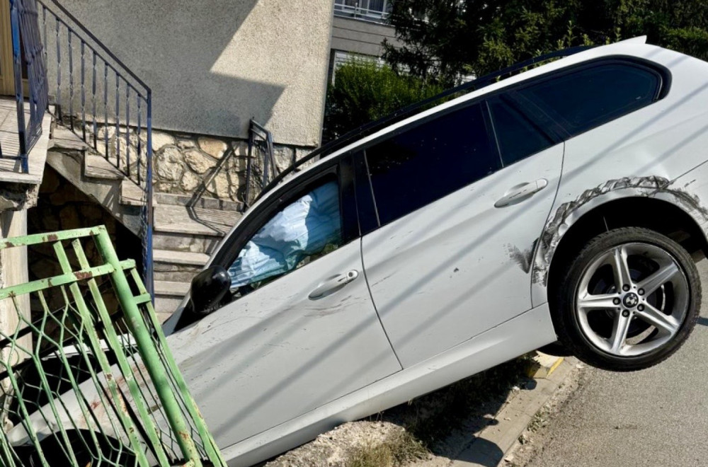 Kolima naleteo na pešaka u Novom Pazaru: Žena teško povređena FOTO