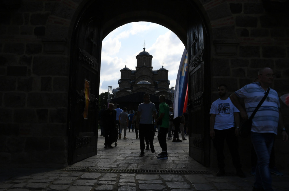 Specijalni izaslanik Velike Britanije u poseti manastiru Gračanica