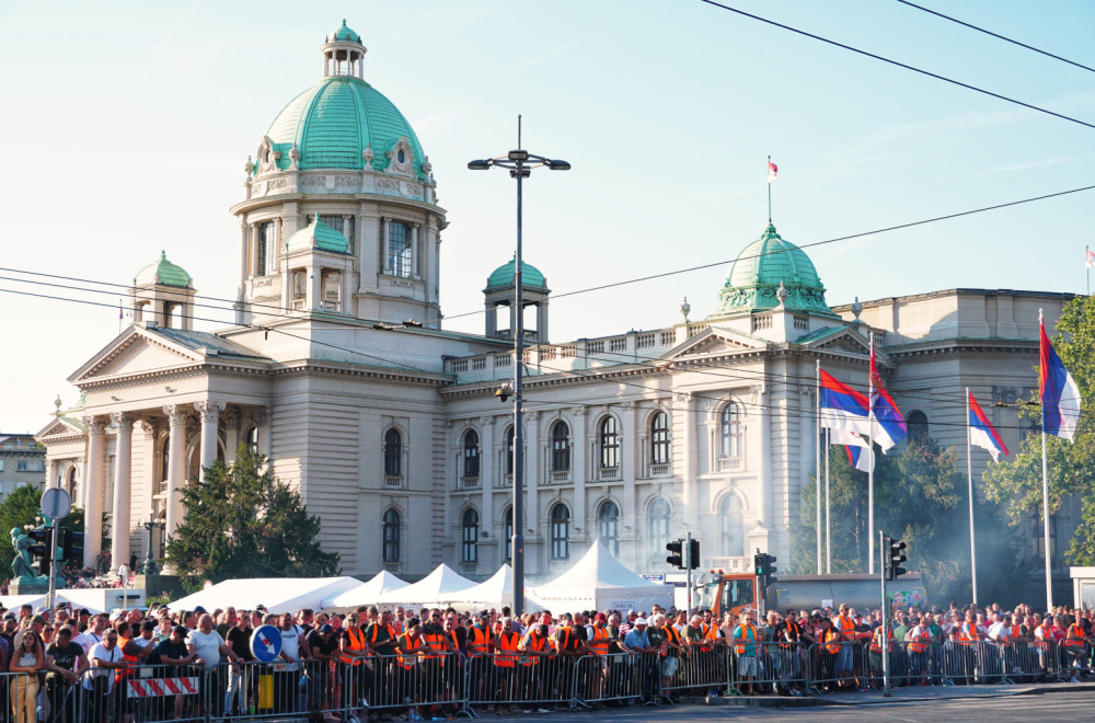 Završen program književne večeri: Za kraj projekcija filma "Svedoci vekova-Visoki Dečani" FOTO