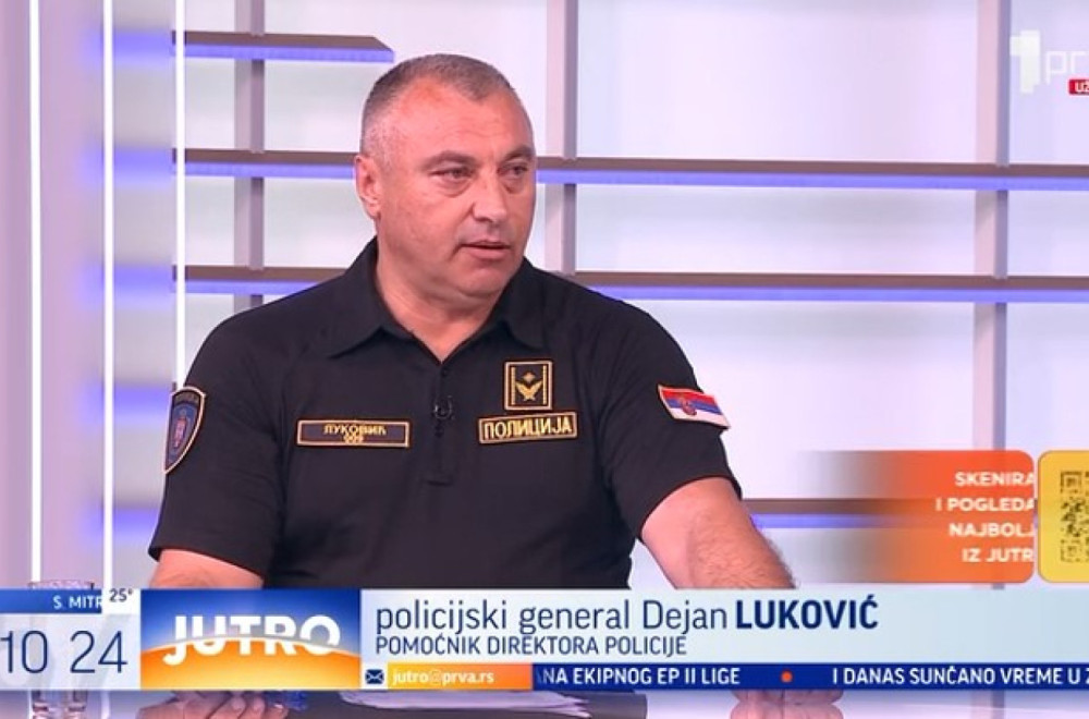 Luković: Na protestu povređeno 48 policajaca, privedeno 77 osoba VIDEO