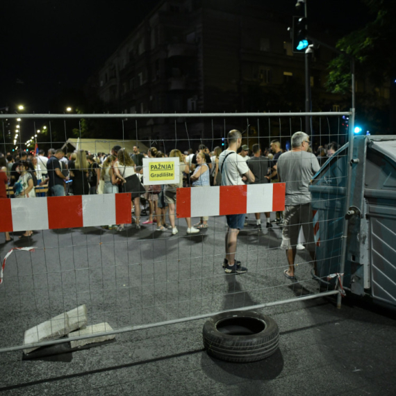 Blokaderi pravili haos u Zemunu: Tri snimka pokazuju njihovo pravo lice VIDEO