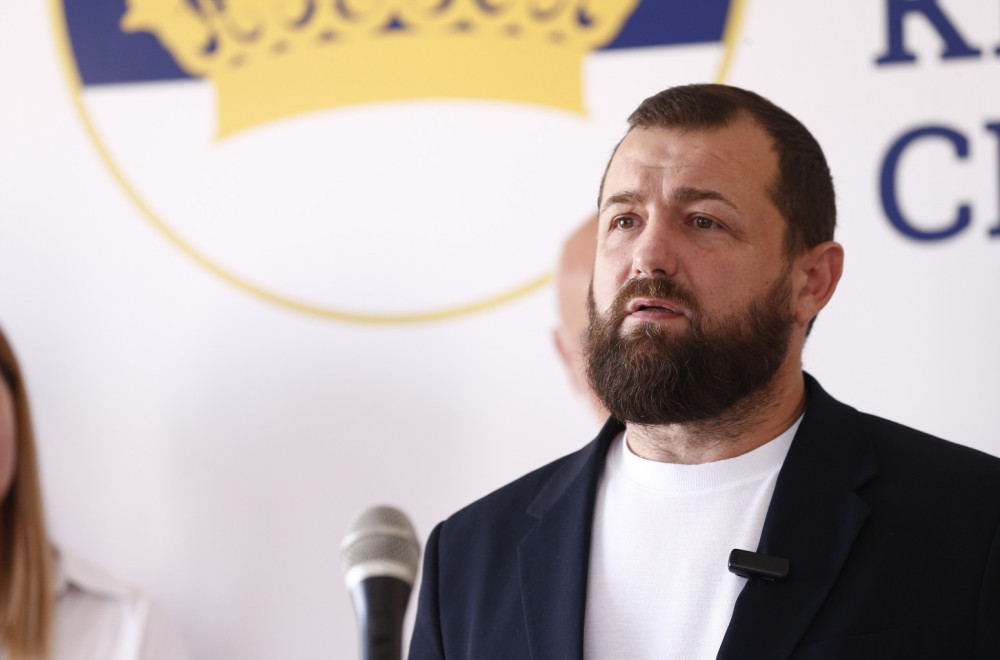 Lažni patriotizam na delu; Poslanik Miloša Jovanovića i POKS-a javno traži u Strazburu da se Srbija kazni