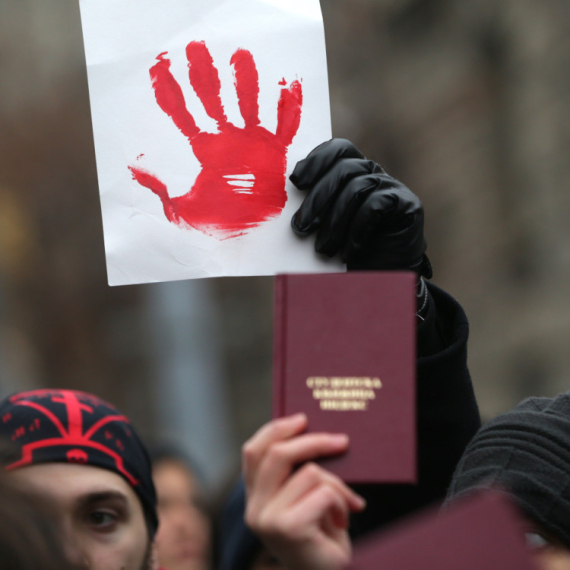 Piper isprozivao blokadere: "Nepismene neznalice"; "Bože, koliko ste vi neobrazovani" FOTO