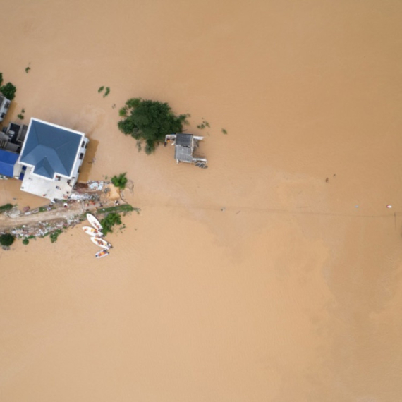 Velike poplave pogodile Grčku: Više od 150.000 hektara pod vodom, premijer na terenu FOTO