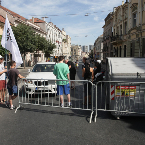 VJT: Izdat nalog za identifikaciju i procesuiranje napadača na vozilo kod barikade u Zemunu