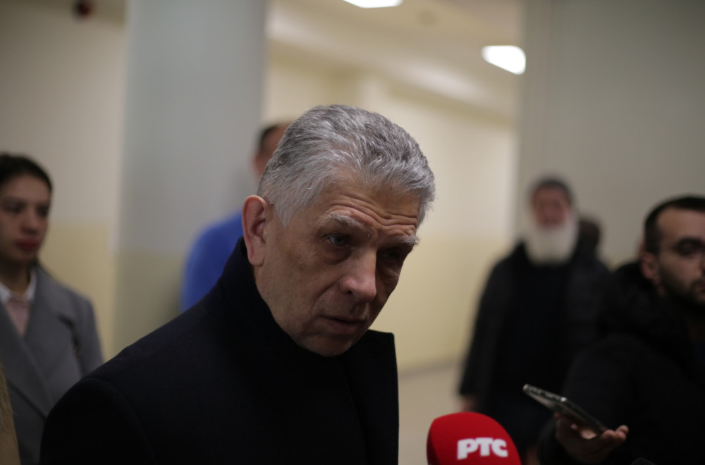 Ugljanin kaže da blokaderi donose mir, dok građani gledaju potpuno drugačije scene