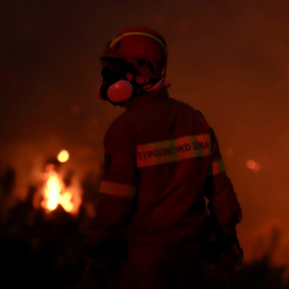 Crete in flames; A big fire raging, hundreds of people evacuated; Dramatic images PHOTO/VIDEO