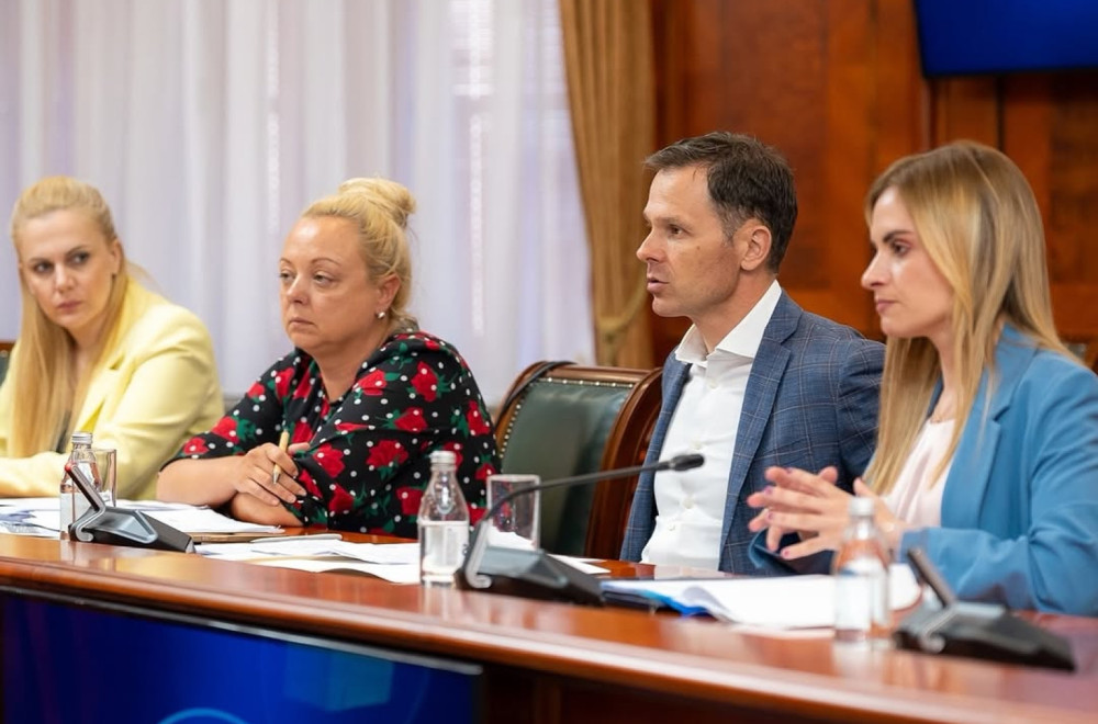 Mali o povećanju minimalne zarade u Srbiji: U naredne dve nedelje sledi odluka FOTO