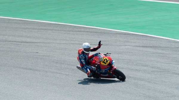 Nova tragedija u svetu sporta – na stazi poginuo motociklista (20)