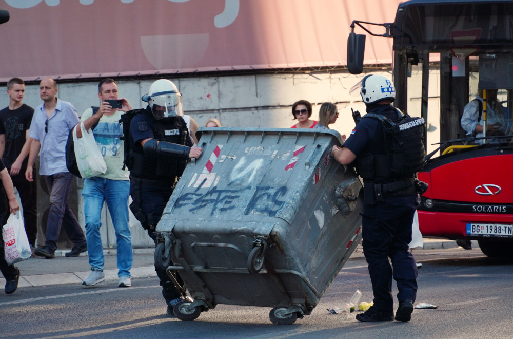 Pošten narod ogorčen na blokadere: "Šta radite, bre, moram na posao"; "Treba da se zaradi za hleb" VIDEO