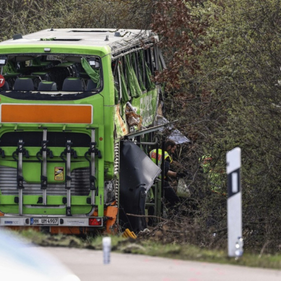 Prevrnuo se autobus poznatog auto-pevoznika; Više od 20 ljudi povređeno FOTO