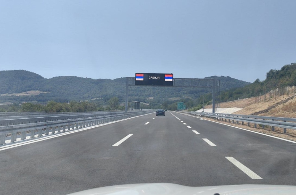 Evo kako izgleda nova deonica auto-puta koju je Vučić svečano otvorio FOTO