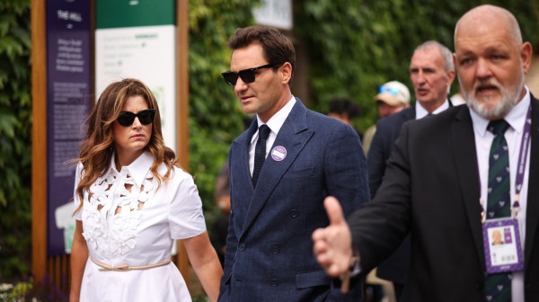 Kralj Vimbldona je stigao – Federer uživo gleda Đokovića VIDEO