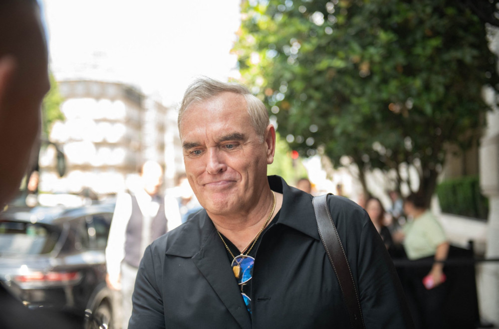 Čuveni pevač otkazao koncert jer je loše spavao: "U katatoničnom je stanju"