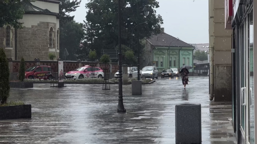 Nevreme napravilo haos u Čačku: Potop na ulicama, ali i u zgradama FOTO/VIDEO