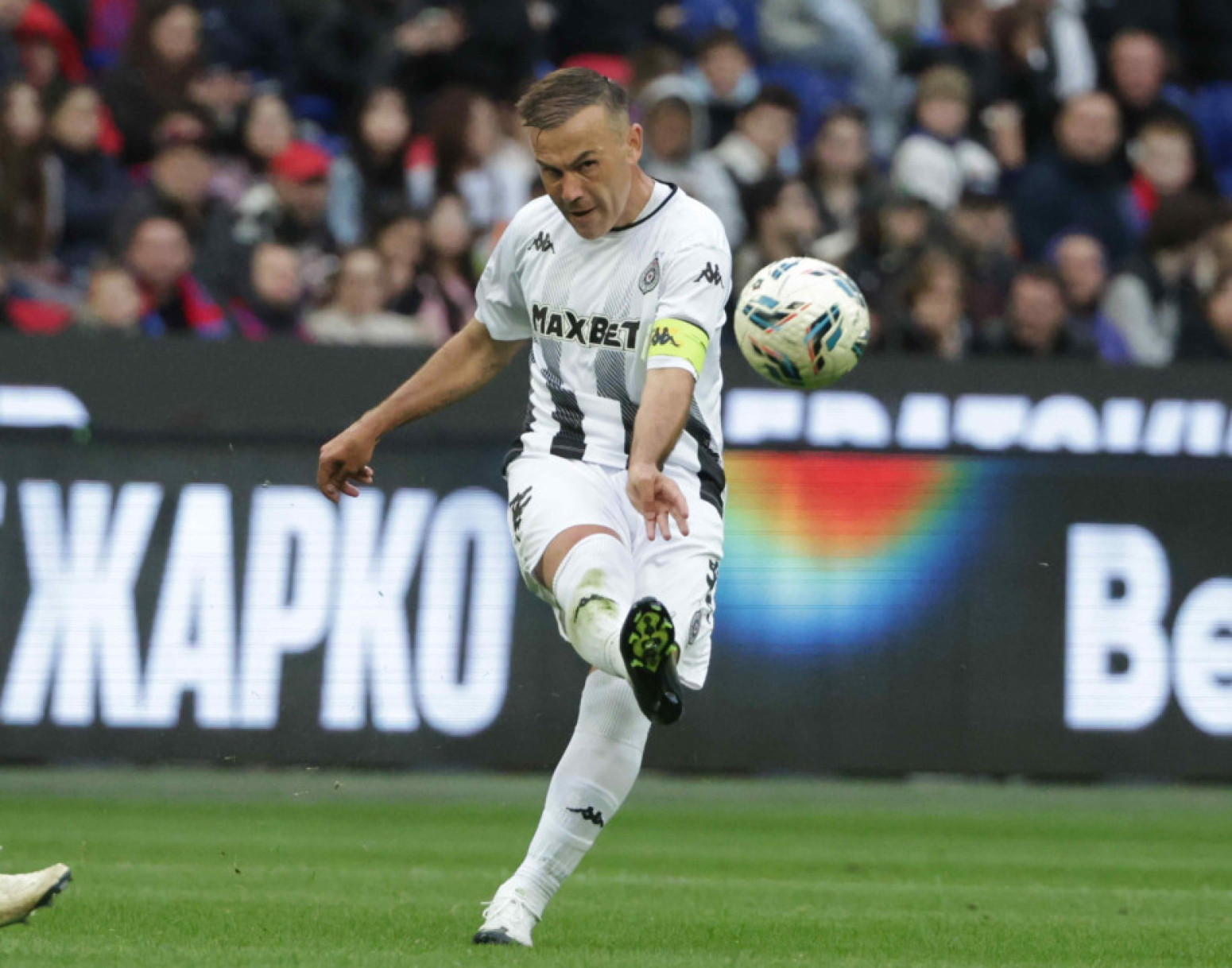 Partizan mora, a ne zna kako