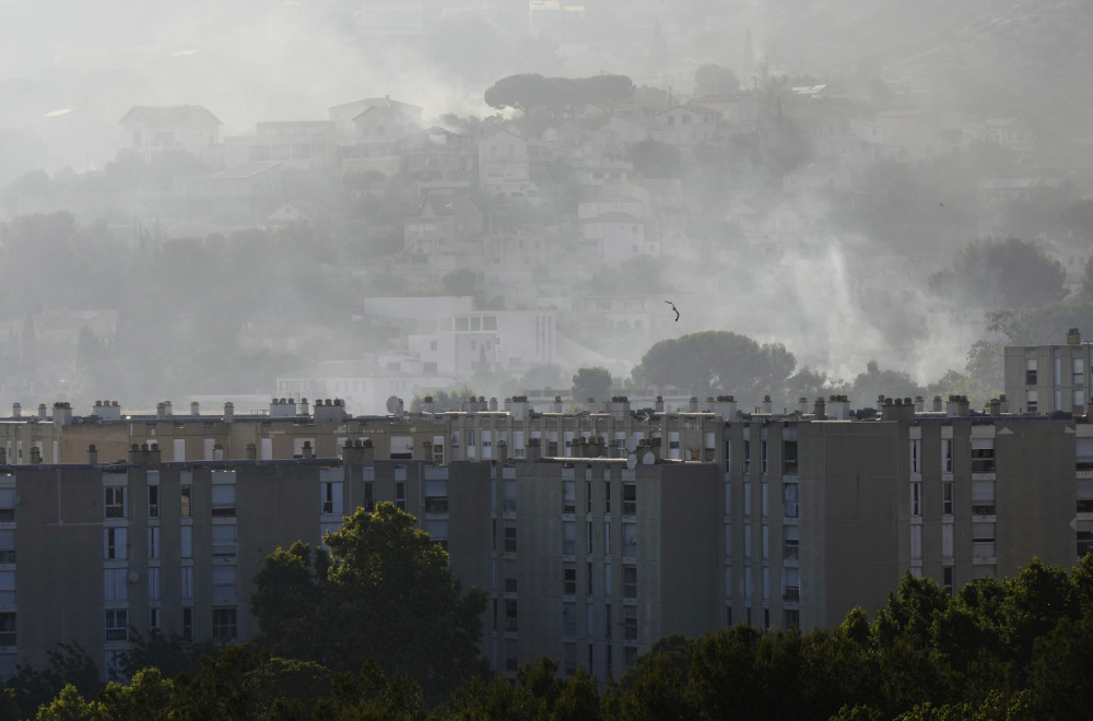 Bukti požar u Francuskoj; 110 ljudi je povređeno